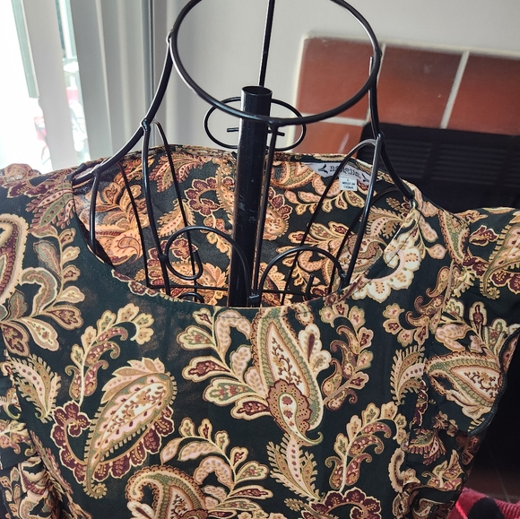 Paisley Ruffle Blouse - Picture 3 of 8